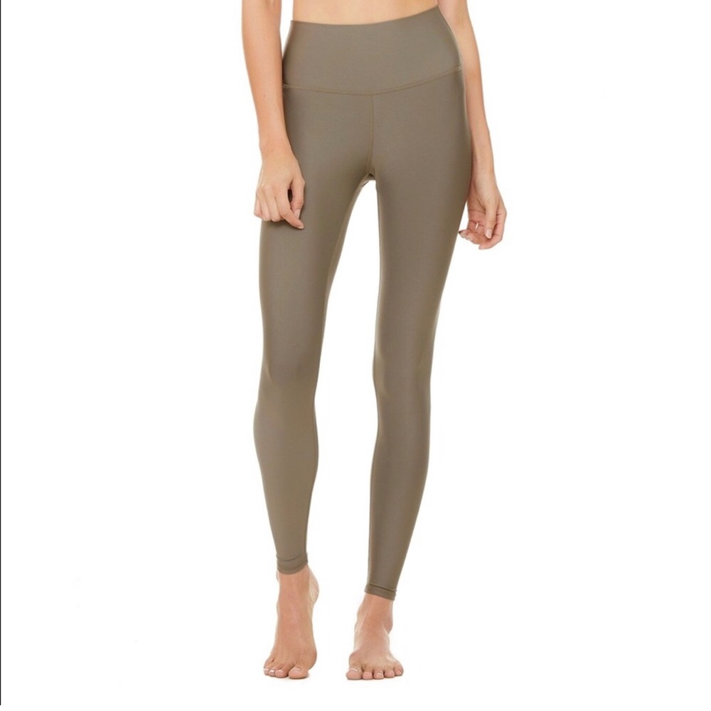 Alo Yoga- Airlift Leggings